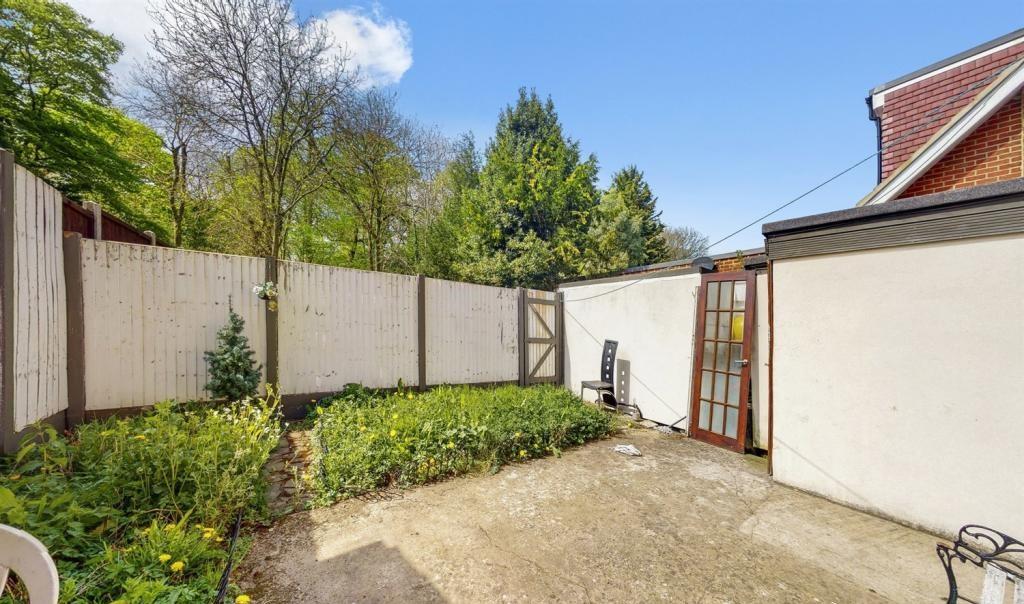 Whitchurch Gardens, Edgware